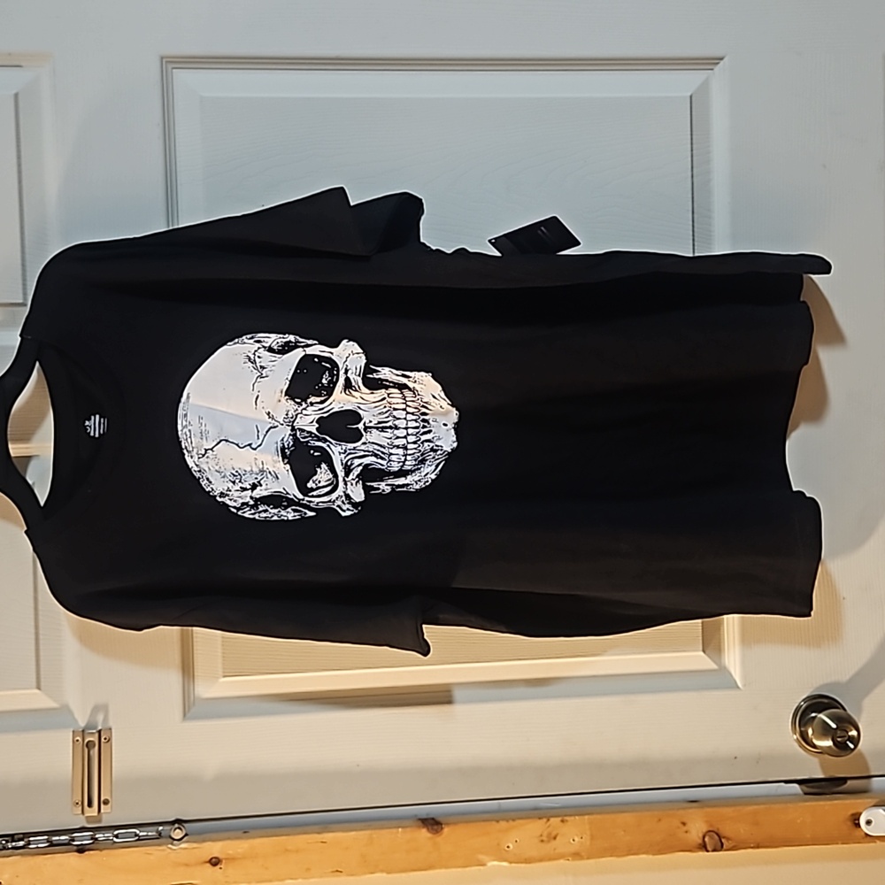WAY TO CELEBRATE SKULL GRAPHIC TEE: BLACK: NEW WITH TAGS: SIZE 2XL